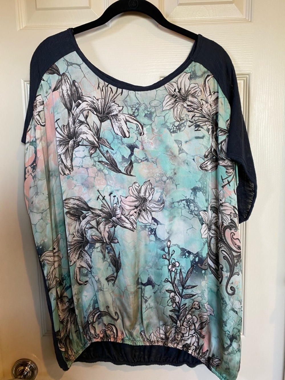 bobeau Mint Teal Floral Scoop-Neck Tunic with grey Trim